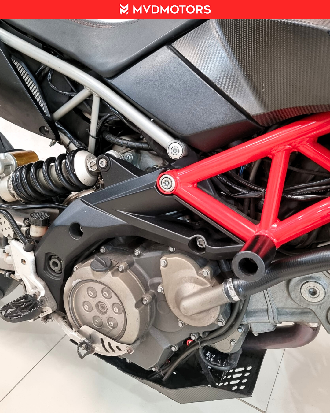 Aprilia Dorsoduro 750 Factory — foto 4